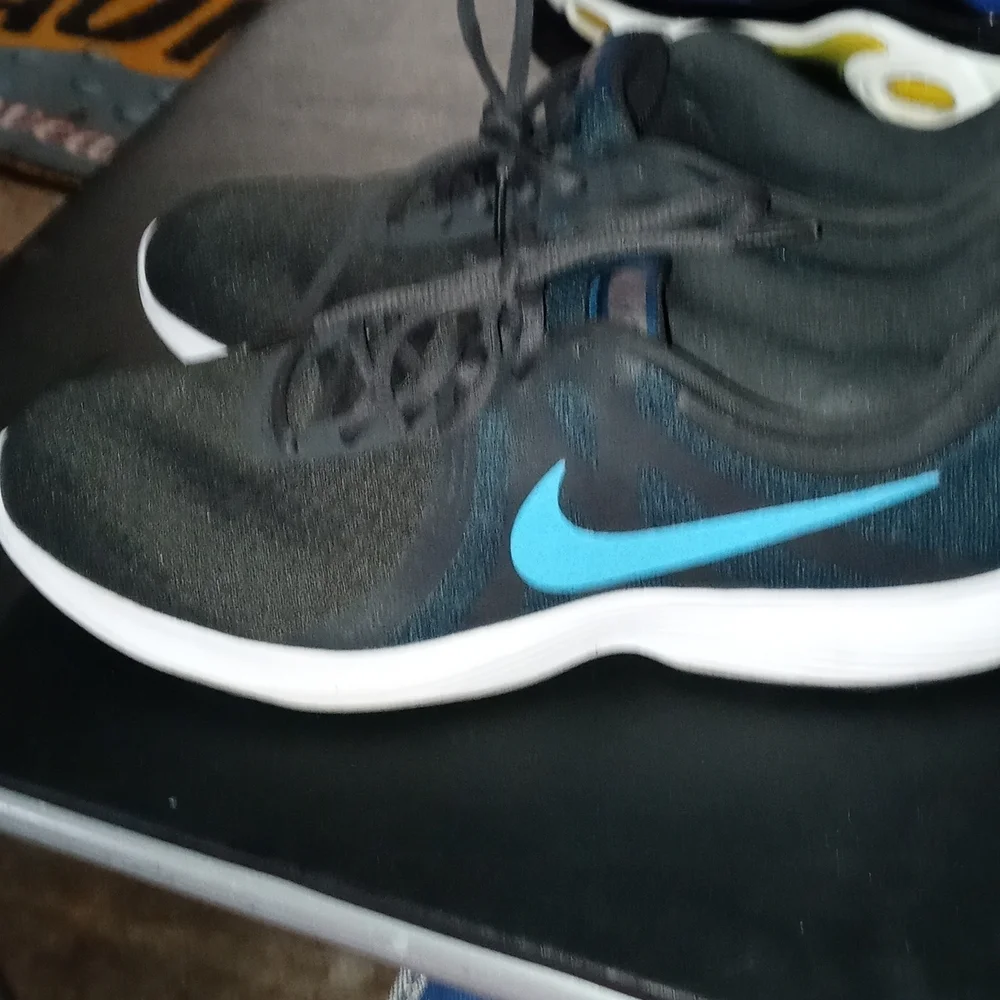 Men Nike - Picture 2 of 7